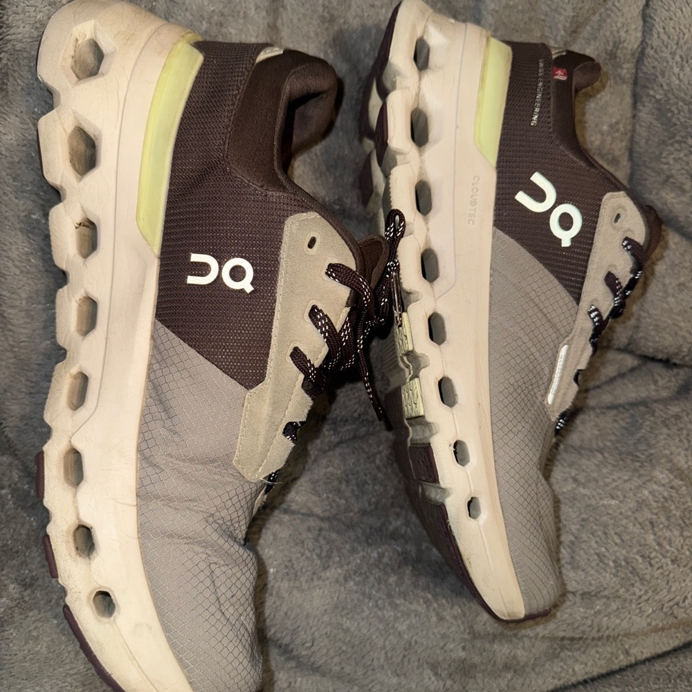On Cloud Running womens waterproof tennis shoes